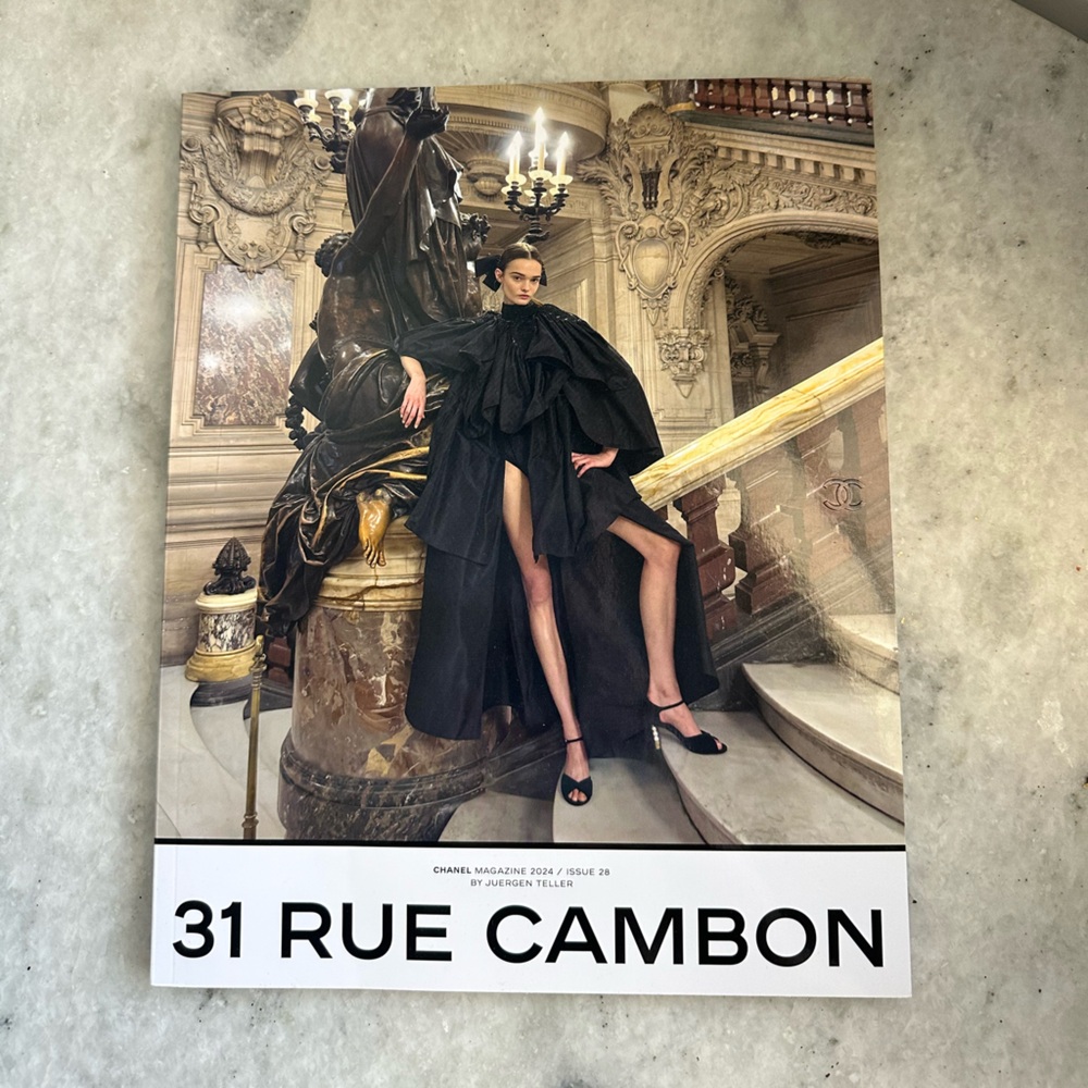CHANEL Book